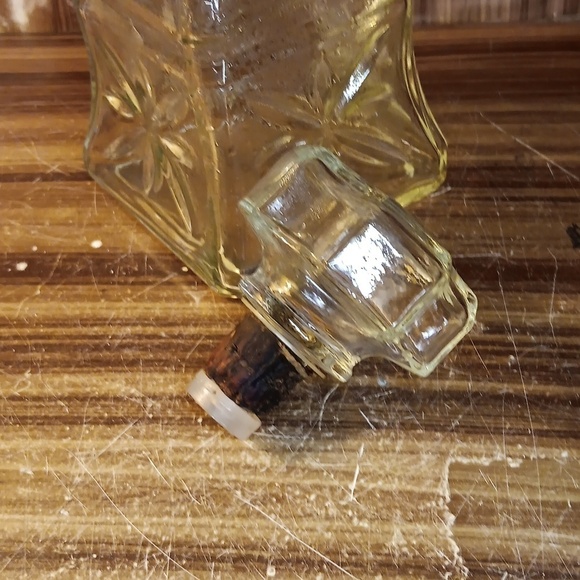 Vintage 1970s glass liquor decanter Bourbon Supreme bottle with glass lid - Picture 3 of 4